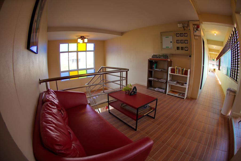 Baan Sanpoom Hotel Фитсанулок Екстериор снимка