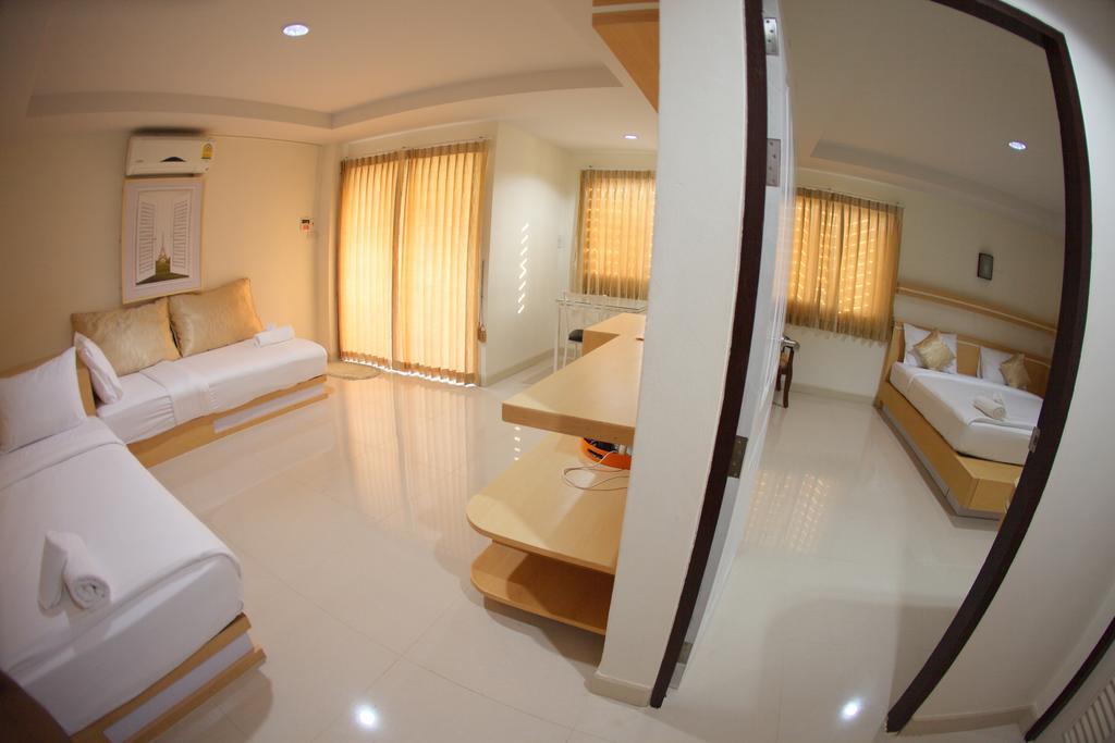Baan Sanpoom Hotel Фитсанулок Екстериор снимка