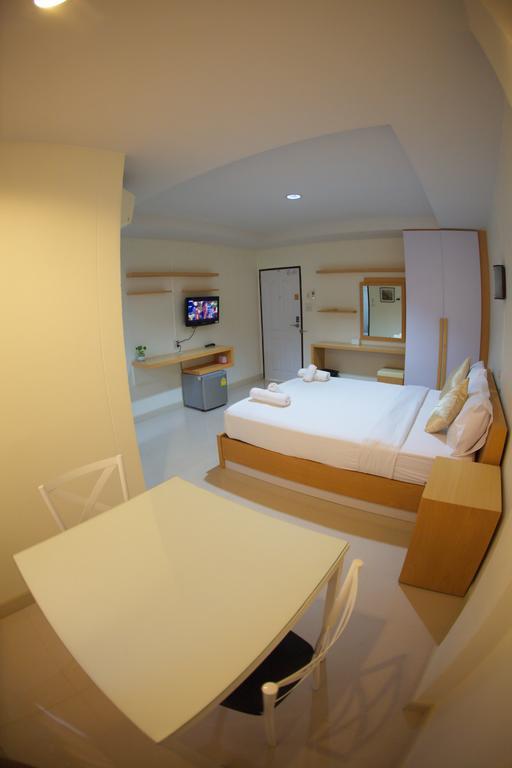 Baan Sanpoom Hotel Фитсанулок Екстериор снимка